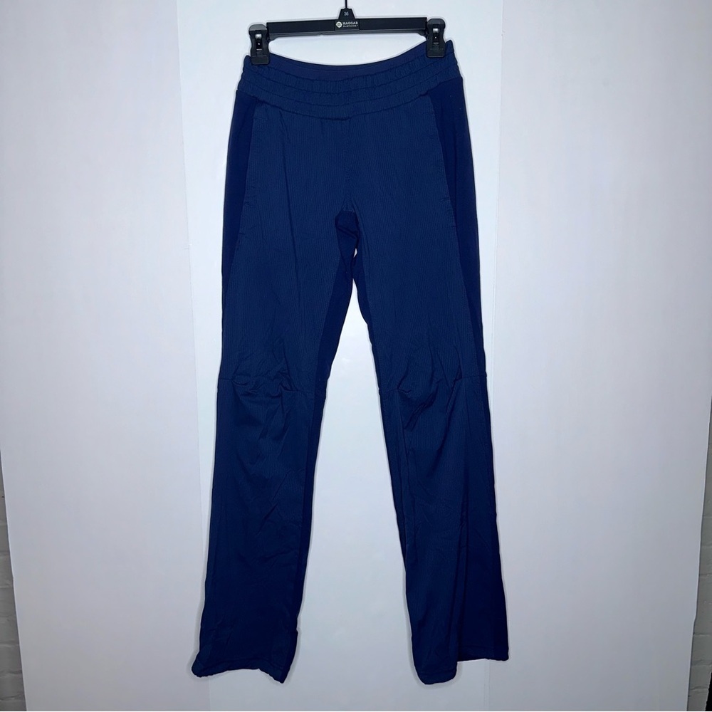 Lululemon athletic navy blue straight leg track pants size 4